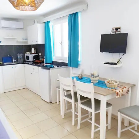 Mykonian Breeze Ano Mera