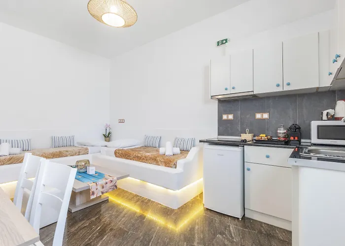 Mykonian Breeze * Ano Mera